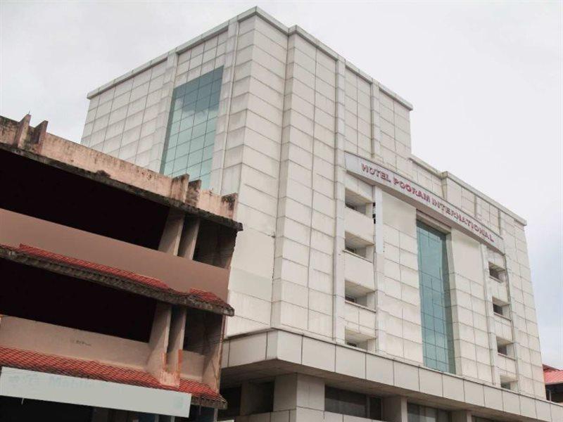 Pooram International Hotel Thrissur Exterior foto