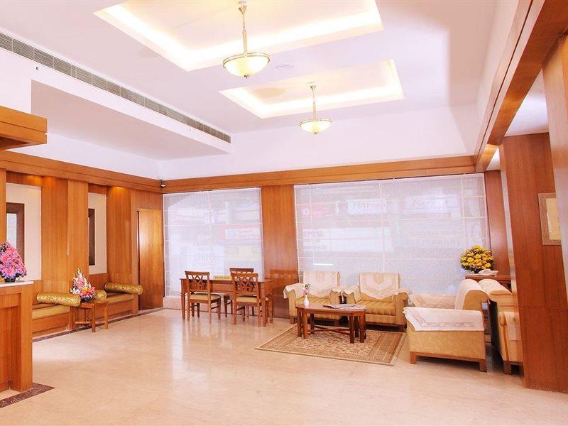 Pooram International Hotel Thrissur Exterior foto