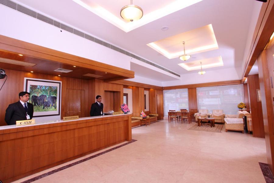 Pooram International Hotel Thrissur Exterior foto